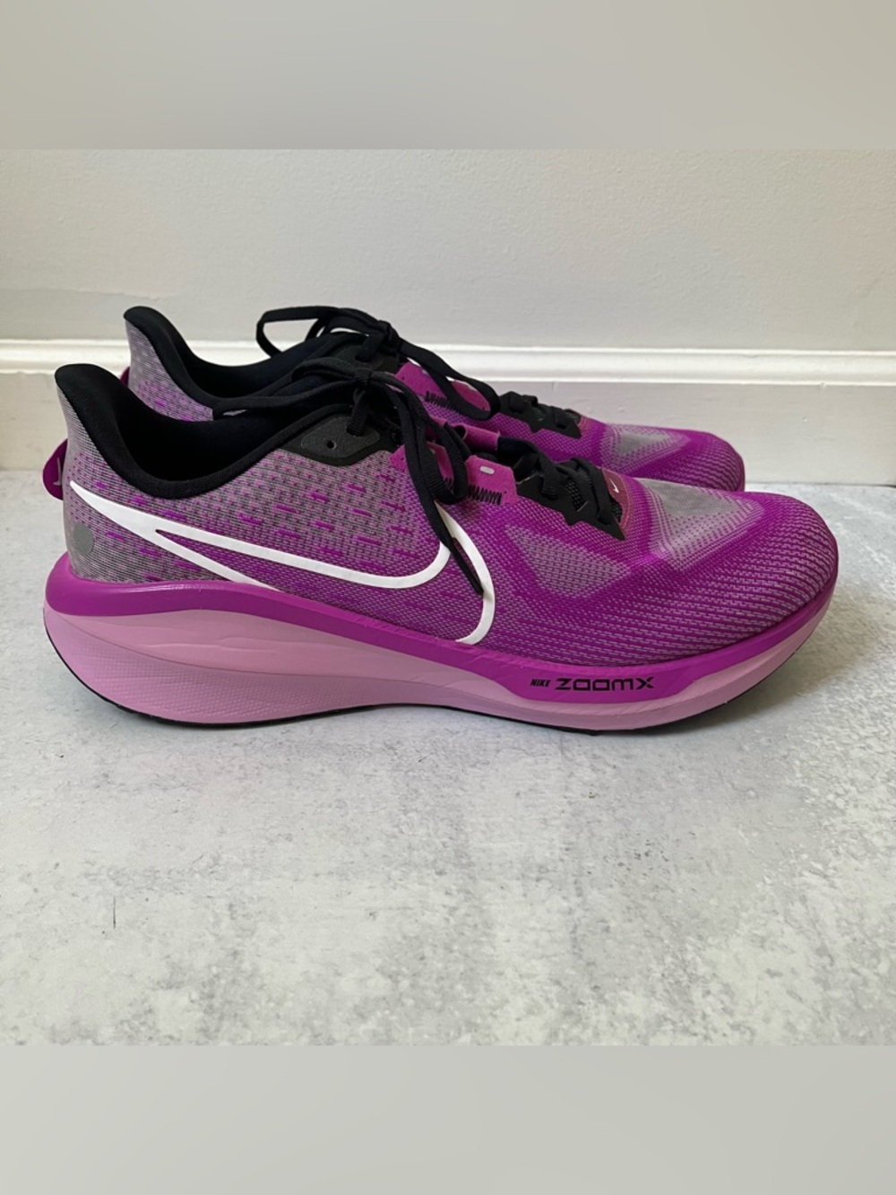 Men's NIKE Vomero 17 Running Sneakers ZoomX 12 Hyper Violet
